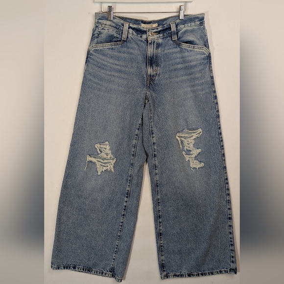 Levi's Denim - Levi's sz 29 94' Baggy Wide Leg ripped light wash jeans - 29x31